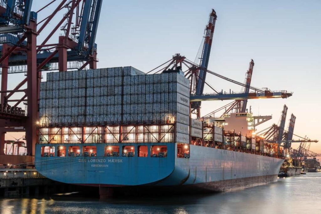 Check Cargo Volume Is FCL or LCL More Cost-Effective